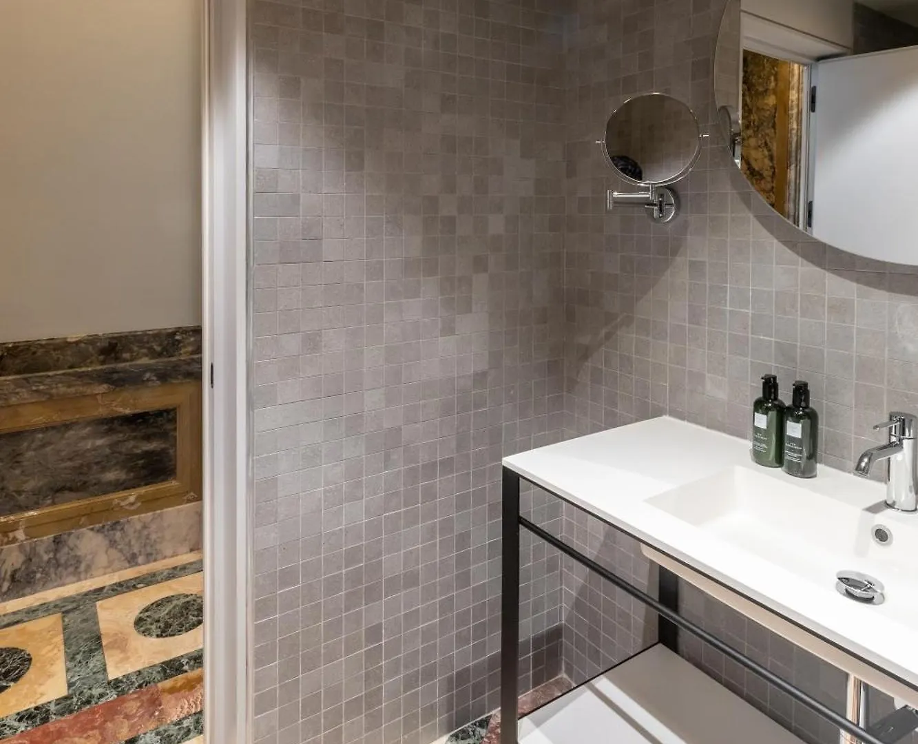 Aparthotel Mercer Residences Sevilla Spain